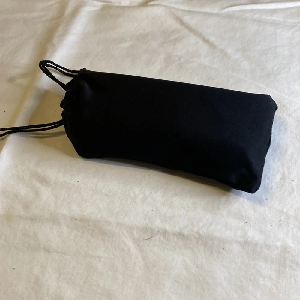 One-Piece Large Framed Fashion Sunglasses with Soft Case